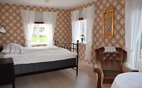 Vaenneberga Gard Bed & Breakfast